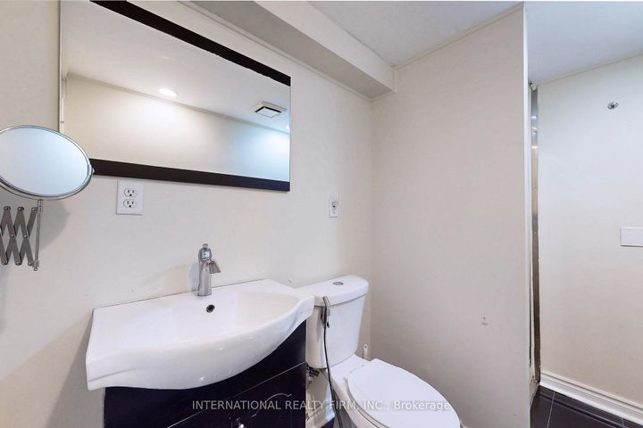 Photo 41 at 62 - 60 Hanson Road, Fairview, Mississauga