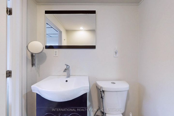 Photo 42 at 62 - 60 Hanson Road, Fairview, Mississauga