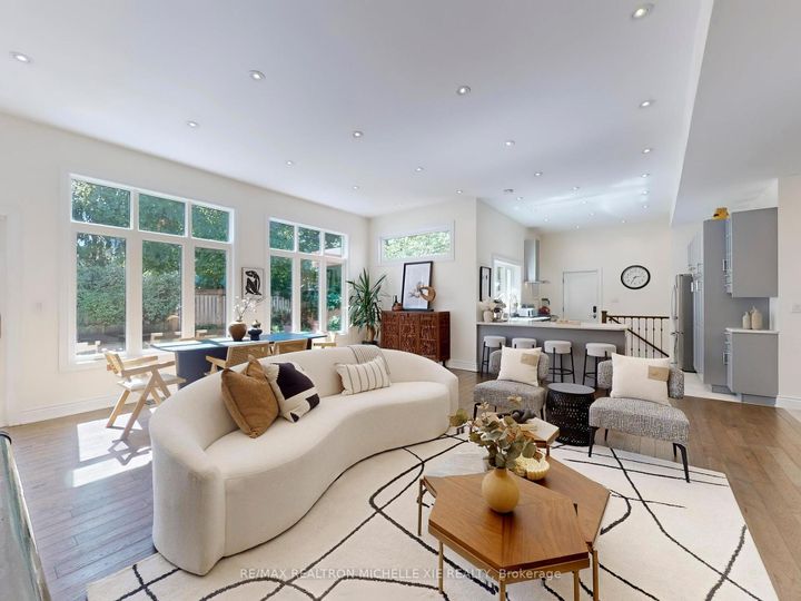 Photo 2 at 12 Addison Crescent, Don Mills, Toronto
