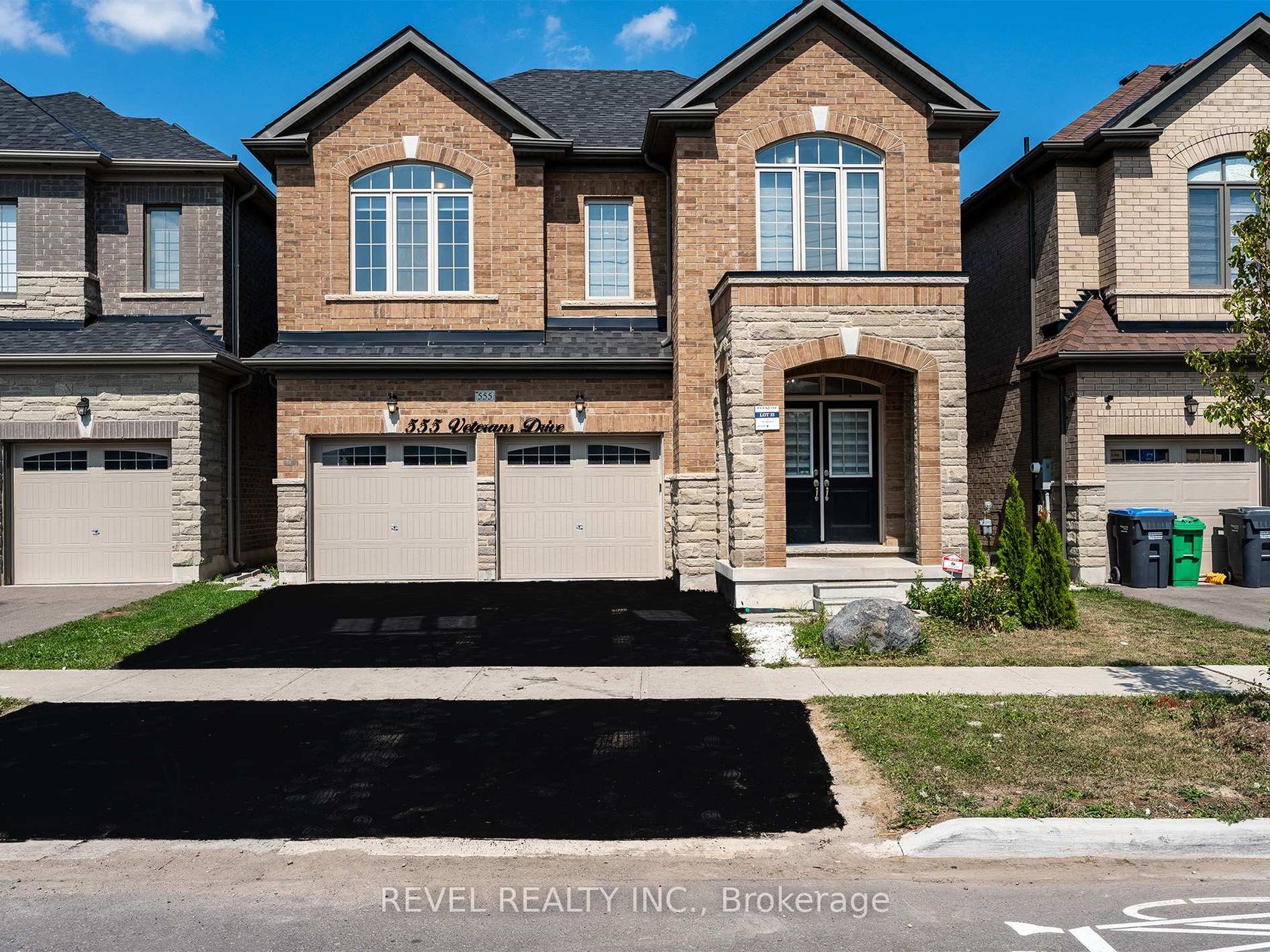 555 Veterans Drive, Northwest Brampton, Brampton 2