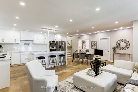 Photo 6 at 30 Snowcrest Avenue, Steeles, Toronto