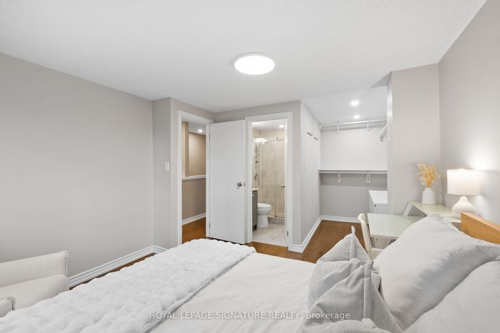 Photo 14 at 10 Thatcher's Mill Way, Bullock, Markham