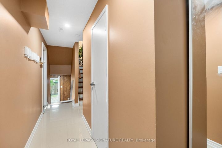 Photo 22 at 10 Thatcher's Mill Way, Bullock, Markham