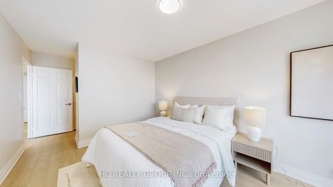 Photo 18 at 905 - 7 Carlton Street, Yonge Corridor, Toronto