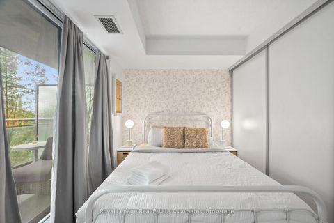 Photo 11 at 222 - 80 Western Battery Road, Niagara, Toronto