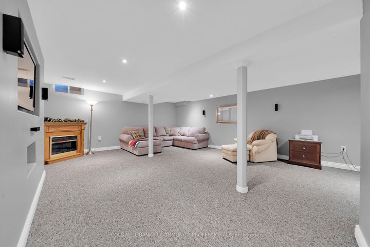 Photo 29 at 37 Meadow Wood Crescent, Stoney Creek Mountain, Hamilton