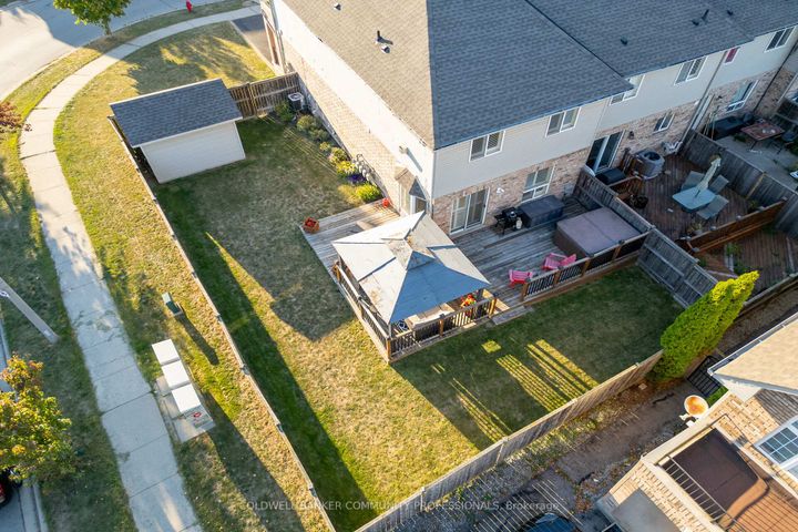 Photo 30 at 37 Meadow Wood Crescent, Stoney Creek Mountain, Hamilton