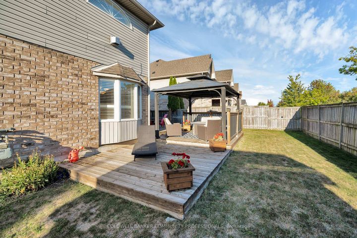 Photo 34 at 37 Meadow Wood Crescent, Stoney Creek Mountain, Hamilton