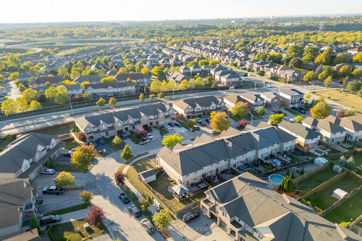 Photo 40 at 37 Meadow Wood Crescent, Stoney Creek Mountain, Hamilton