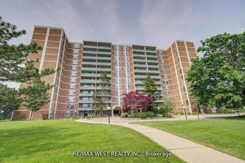 Photo 1 at 606 - 44 Longbourne Drive, Richview, Toronto