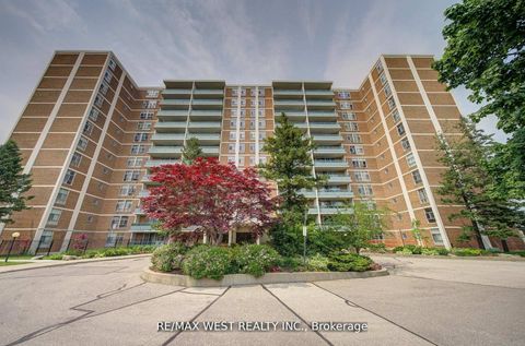 Photo 2 at 606 - 44 Longbourne Drive, Richview, Toronto