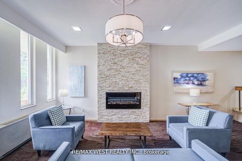 Photo 10 at 606 - 44 Longbourne Drive, Richview, Toronto