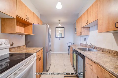 Photo 25 at 606 - 44 Longbourne Drive, Richview, Toronto