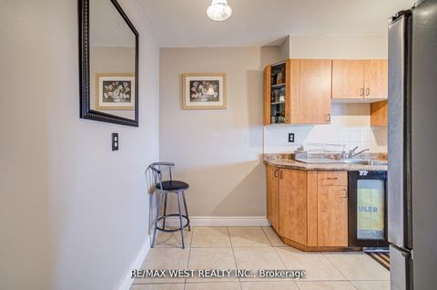 Photo 31 at 606 - 44 Longbourne Drive, Richview, Toronto