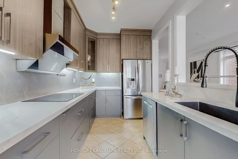 Photo 7 at 62 White Spruce Crescent, Patterson, Vaughan