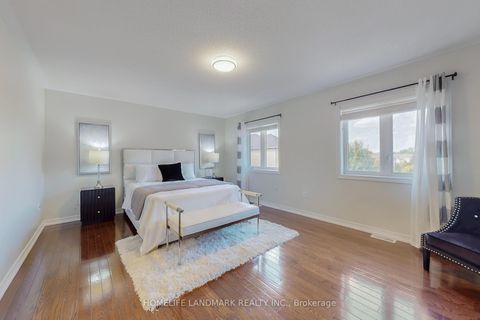Photo 15 at 62 White Spruce Crescent, Patterson, Vaughan