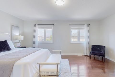 Photo 16 at 62 White Spruce Crescent, Patterson, Vaughan