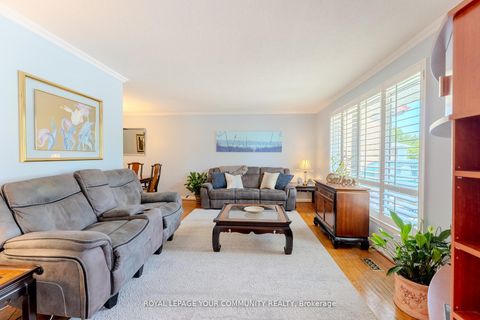 Photo 4 at 50 Council Crescent, York University Heights, Toronto