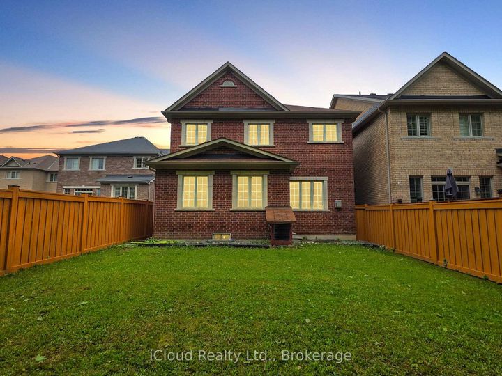 Photo 32 at 1292 Mccron Crescent E, Wyndham, Newmarket