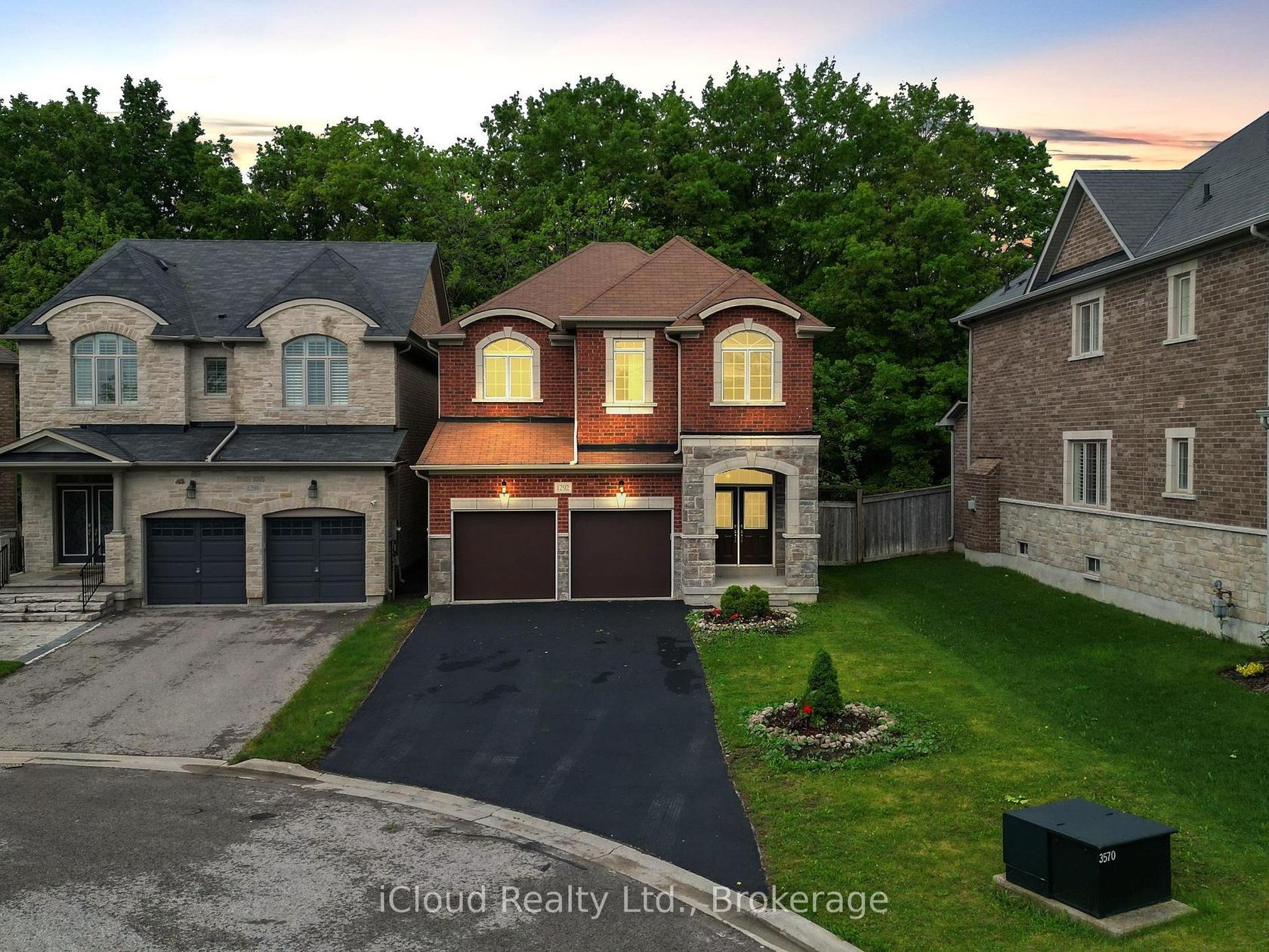 1292 Mccron Crescent E, Wyndham, Newmarket 2