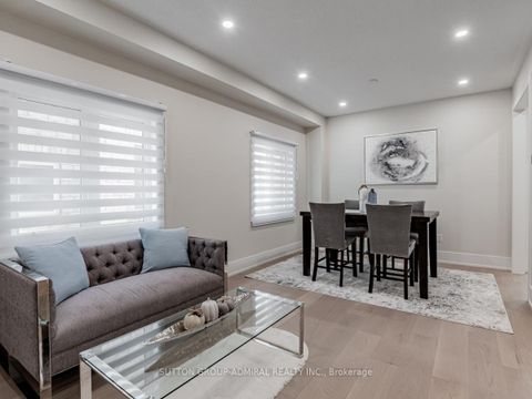 Photo 3 at 109 Barli Crescent, Patterson, Vaughan