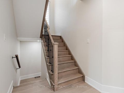 Photo 13 at 109 Barli Crescent, Patterson, Vaughan