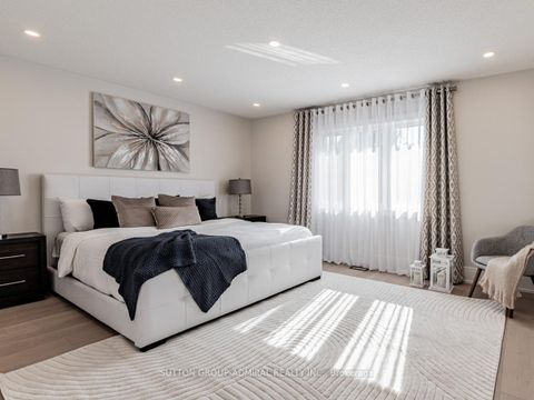 Photo 14 at 109 Barli Crescent, Patterson, Vaughan