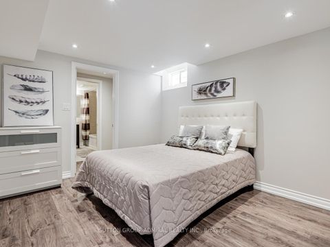 Photo 28 at 109 Barli Crescent, Patterson, Vaughan