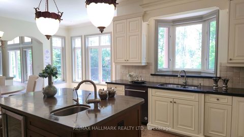 Photo 17 at 383 Paradelle Drive, Oak Ridges Lake Wilcox, Richmond Hill