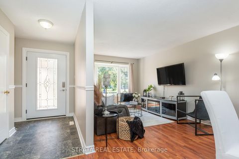 Photo 2 at 22 Mcveigh Drive, Northwest, Barrie