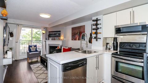 Photo 10 at 719 - 10 Laidlaw Street, South Parkdale, Toronto