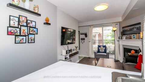 Photo 11 at 719 - 10 Laidlaw Street, South Parkdale, Toronto