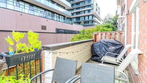 Photo 18 at 719 - 10 Laidlaw Street, South Parkdale, Toronto