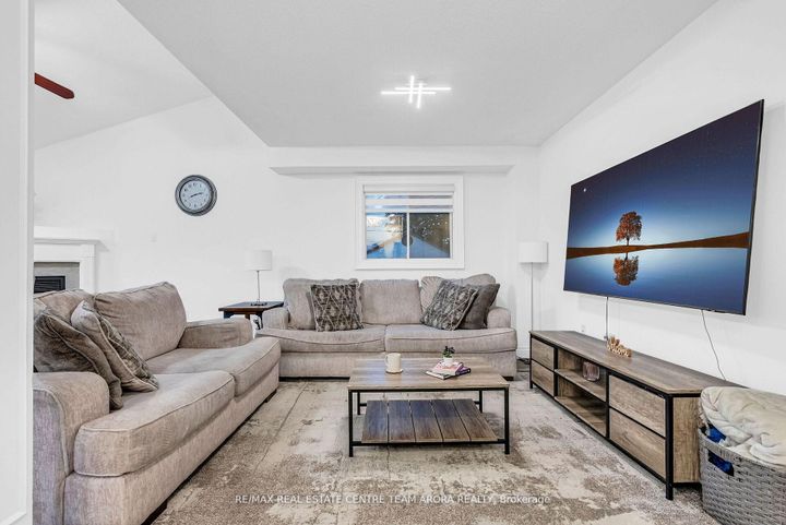 Photo 8 at 5958 Mersey Street, East Credit, Mississauga
