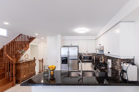 Photo 2 at 4 Old Orchard Crescent, Rouge Woods, Richmond Hill