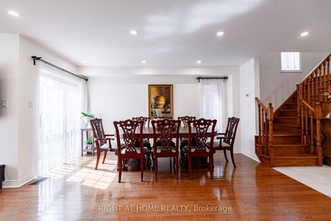 Photo 5 at 4 Old Orchard Crescent, Rouge Woods, Richmond Hill