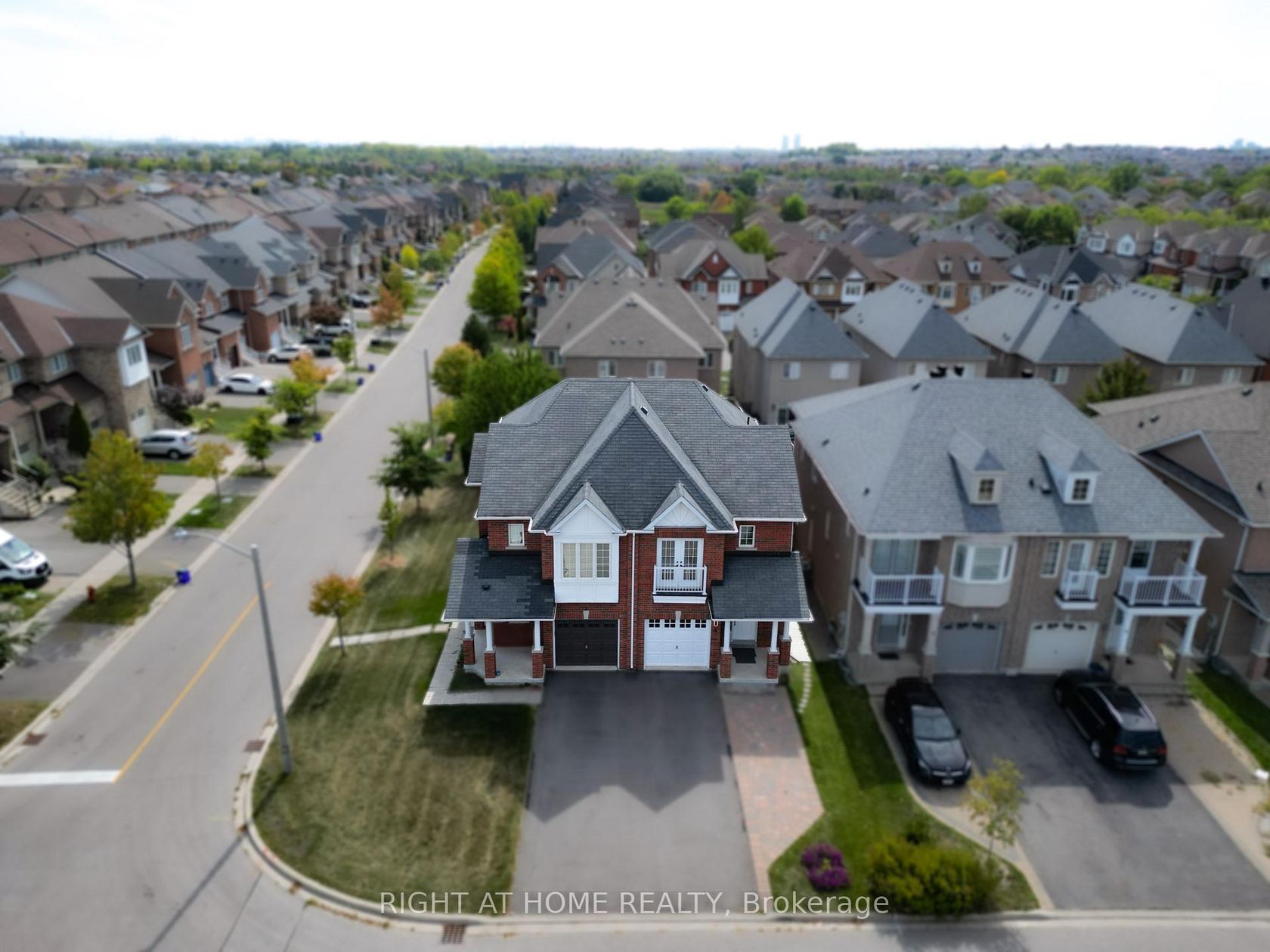 4 Old Orchard Crescent, Rouge Woods, Richmond Hill photo number 2