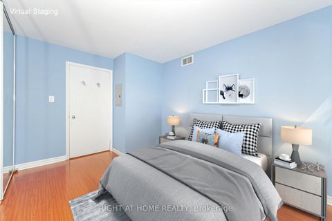 Photo 11 at 219 - 600 Queens Quay, Waterfront Communities C1, Toronto