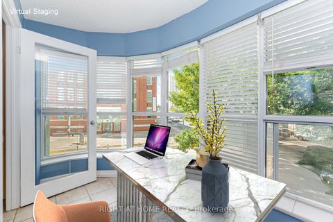 Photo 14 at 219 - 600 Queens Quay, Waterfront Communities C1, Toronto
