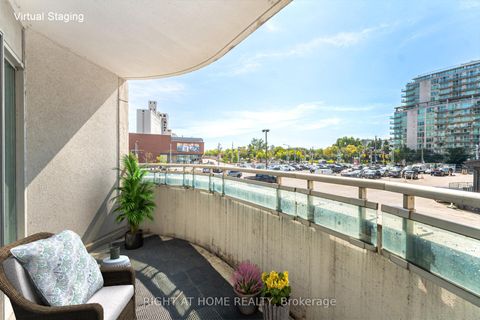 Photo 16 at 219 - 600 Queens Quay, Waterfront Communities C1, Toronto