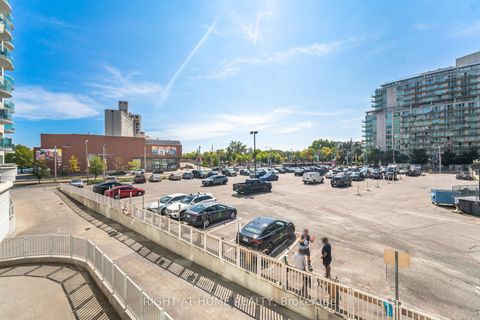 Photo 17 at 219 - 600 Queens Quay, Waterfront Communities C1, Toronto