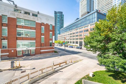 Photo 19 at 219 - 600 Queens Quay, Waterfront Communities C1, Toronto