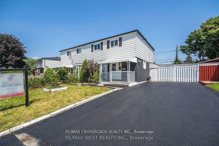 Photo 1 at 128 Avondale Boulevard, Avondale, Brampton