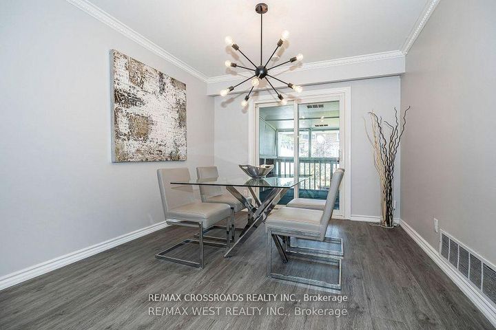Photo 2 at 128 Avondale Boulevard, Avondale, Brampton