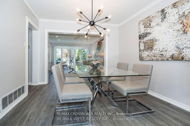 Photo 4 at 128 Avondale Boulevard, Avondale, Brampton