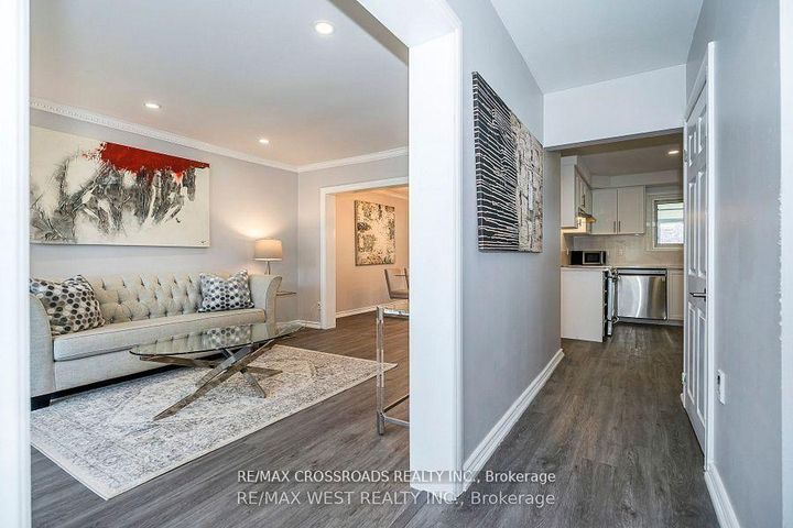Photo 5 at 128 Avondale Boulevard, Avondale, Brampton