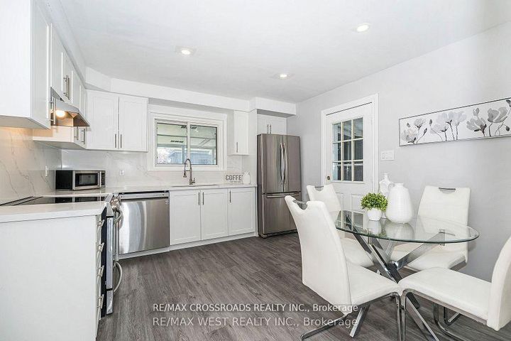 Photo 7 at 128 Avondale Boulevard, Avondale, Brampton