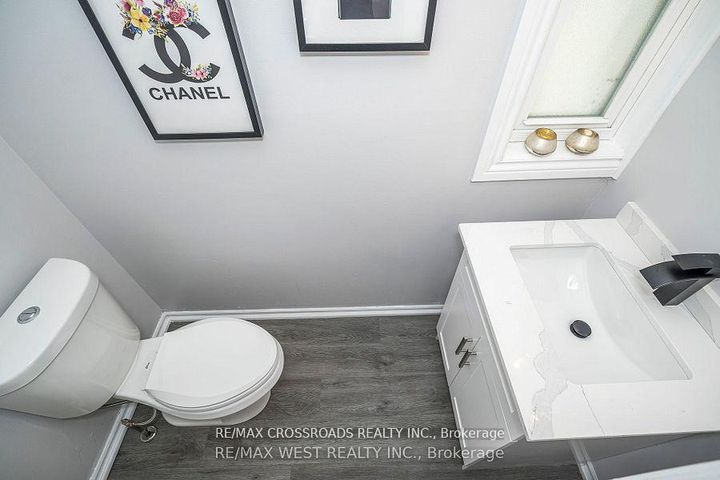 Photo 10 at 128 Avondale Boulevard, Avondale, Brampton