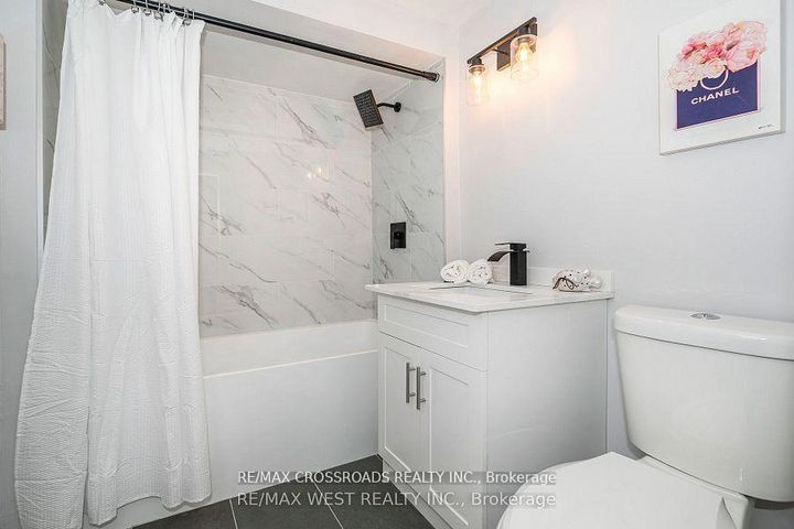 Photo 17 at 128 Avondale Boulevard, Avondale, Brampton