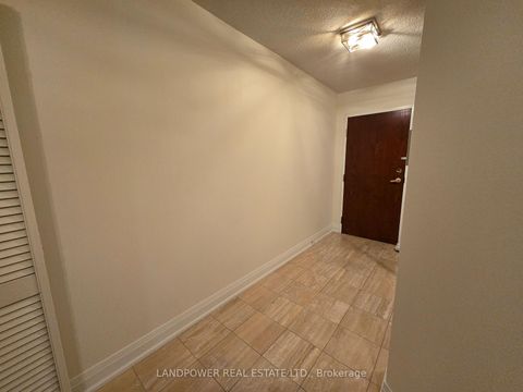 Photo 17 at 2110 - 18 Hillcrest Avenue, Willowdale East, Toronto